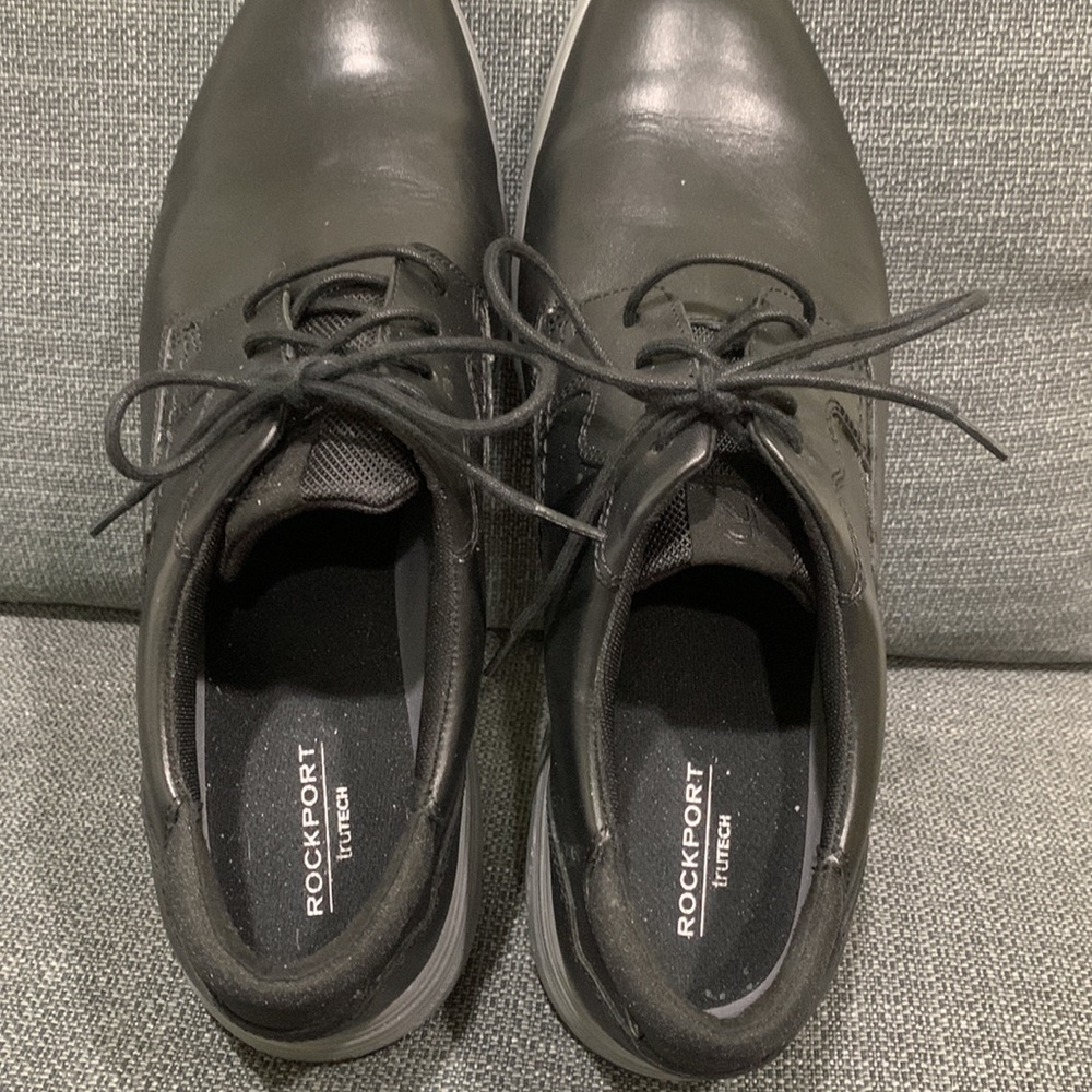 Rockport Black Leather Oxfords with Gray Sole - Picture 3 of 5
